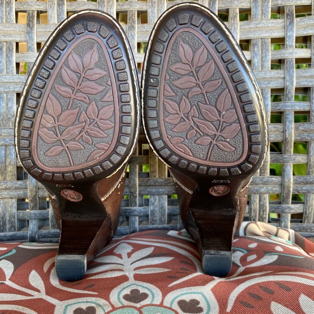 Women’s Sofft Brand Mules - Picture 5 of 7